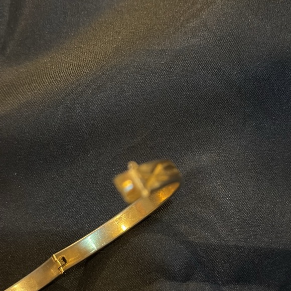 Beautiful Etched 18k RGP  Gold Bracelet with Snap Closure - Picture 9 of 13